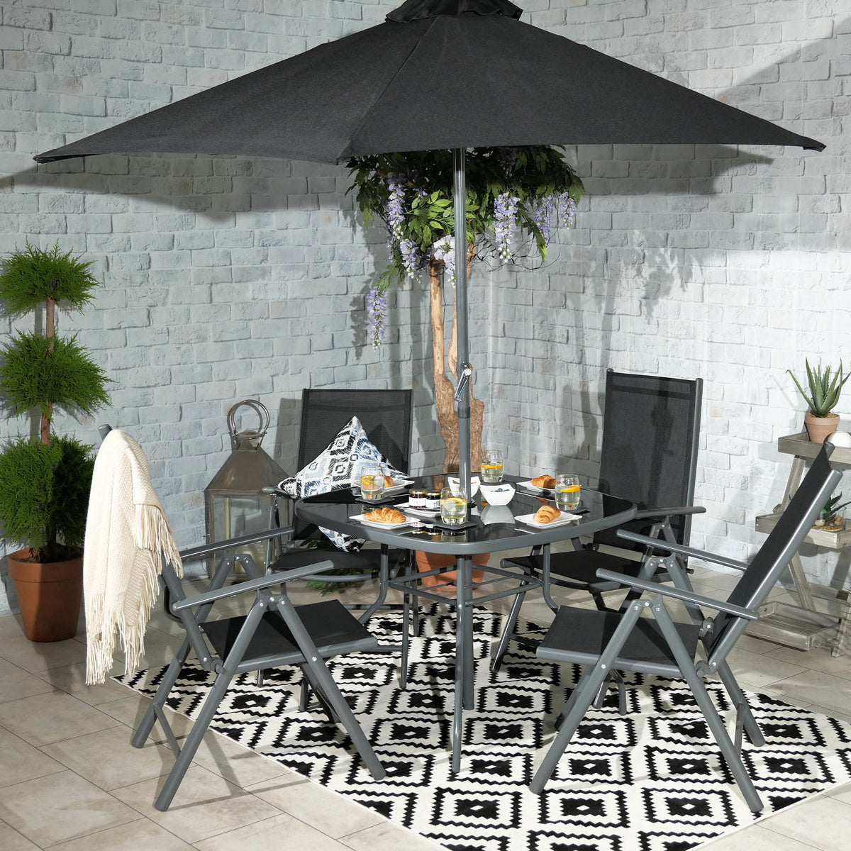 Rio Reclining 4 Seat Garden Dining Set with Parasol Lifestyle