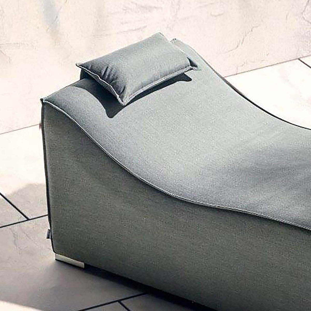 Sunbrella Wave Sun Bed Lounger with pillow