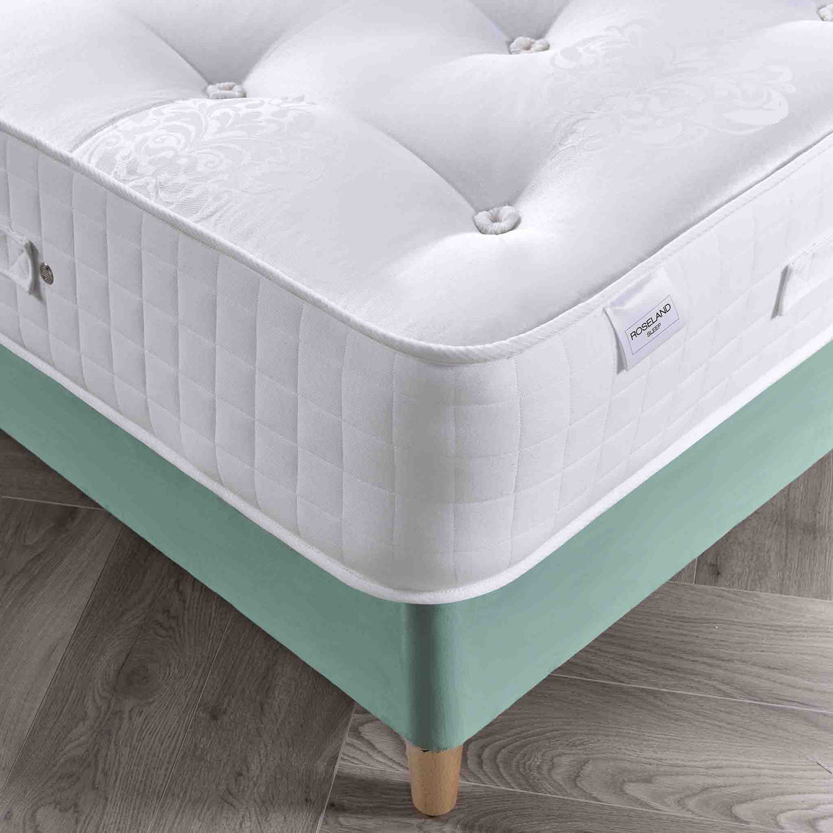 corner close up of the Roseland Sleep Chatsworth Pocket Mattress